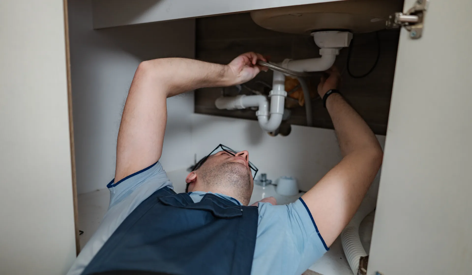 Emergency plumbing calls and urgent search intent